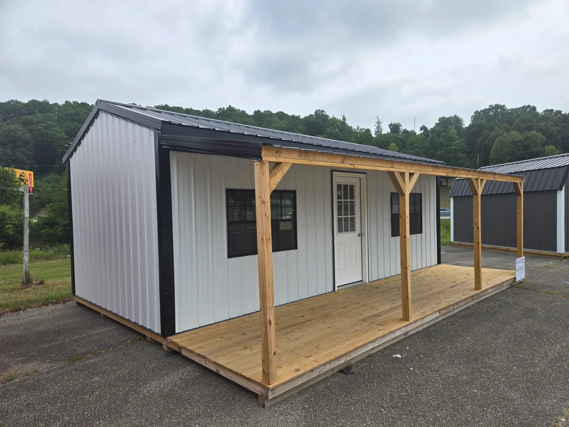 [EM012435] Deluxe Cabin 12x24