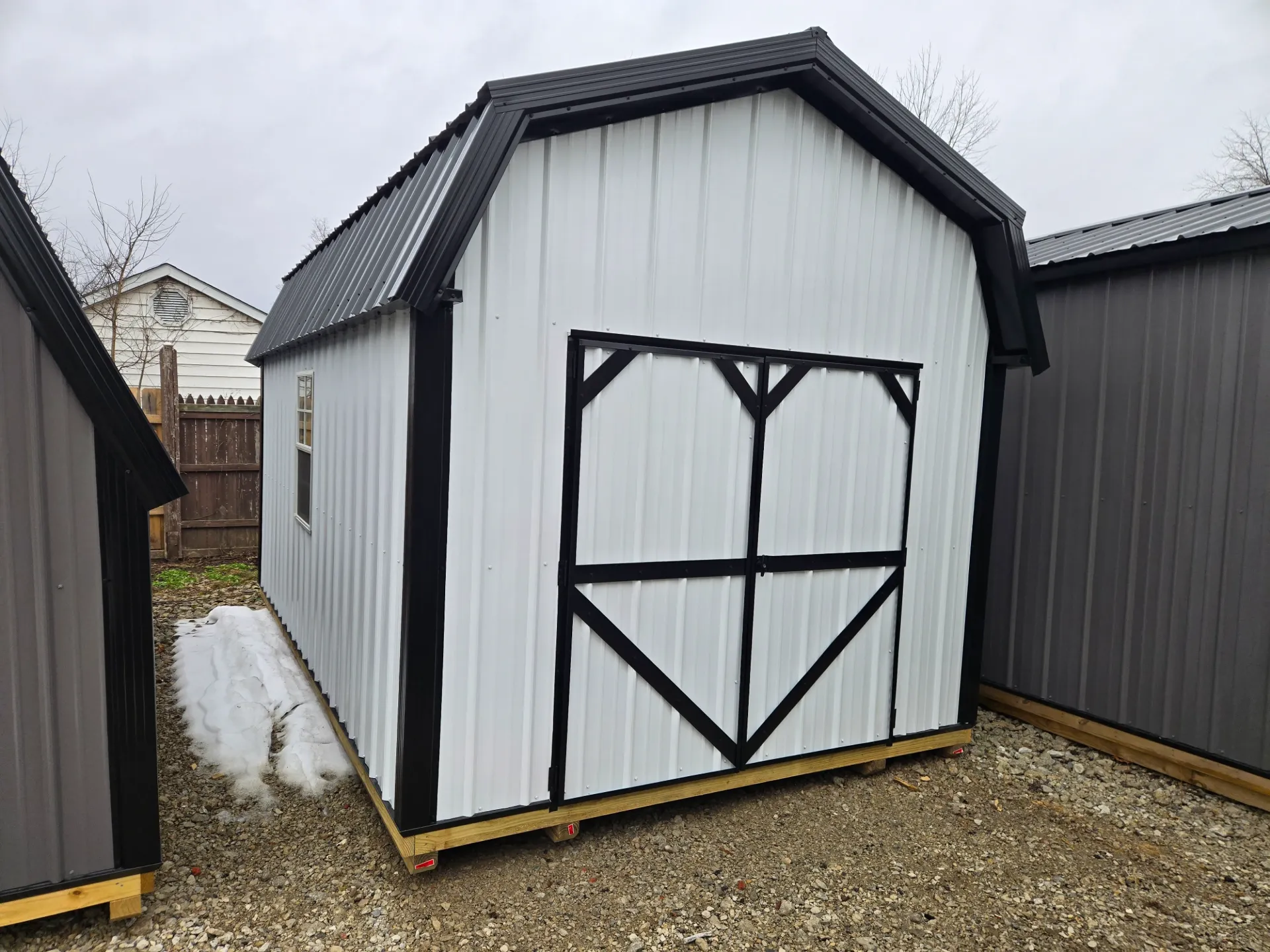 [EM012638] Lofted Barn  10x16