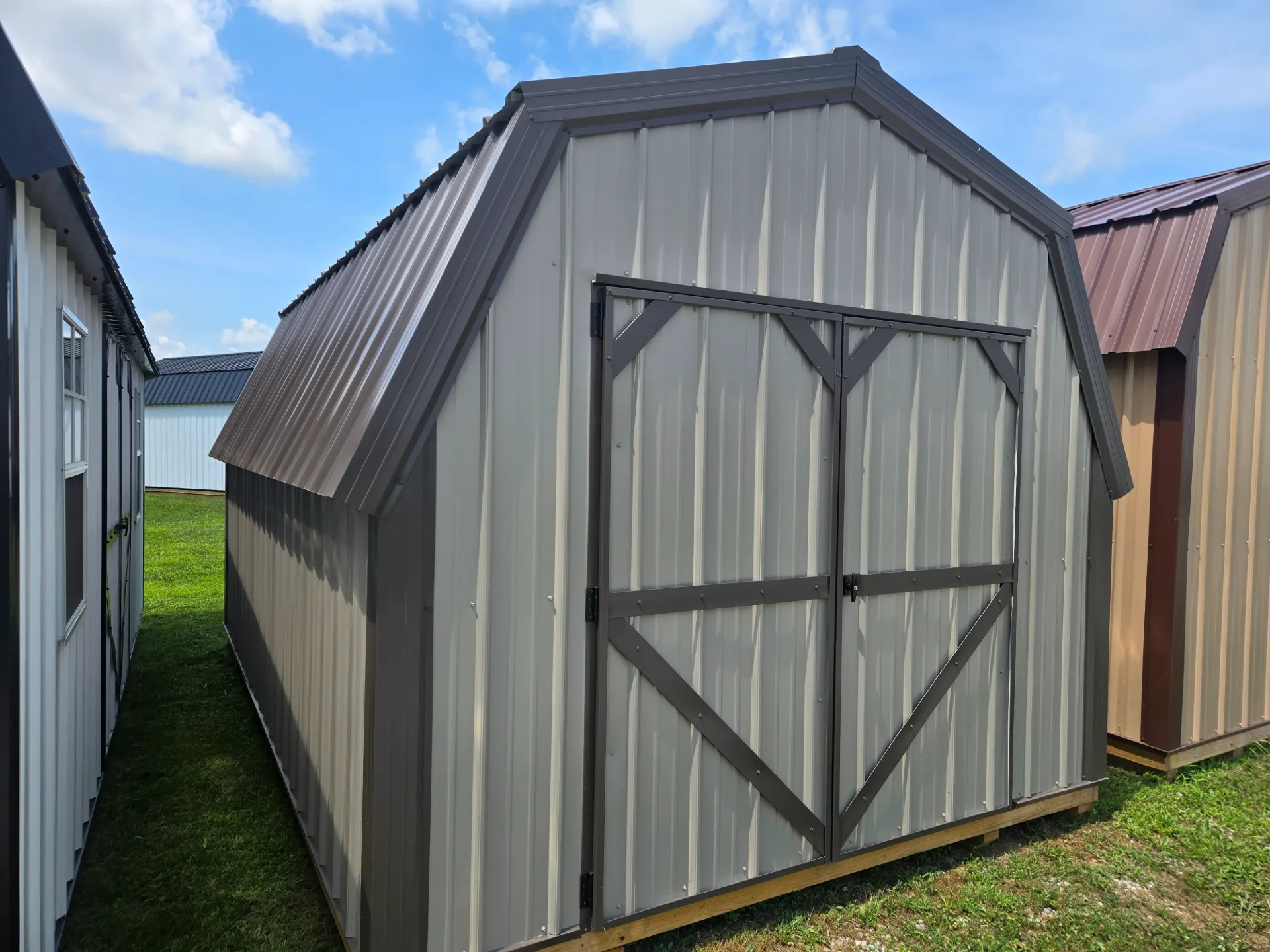 [EM1225327] Basic Barn 10x16